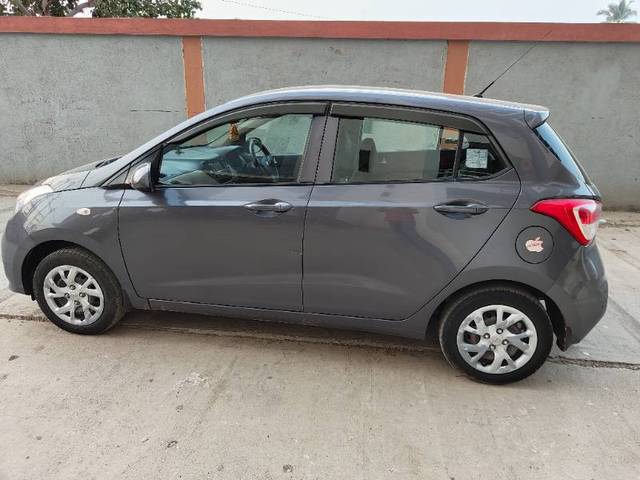 https://images10.gaadi.com/usedgaadi-sellcar/UsedCar/9938632f-8673-4dd5-a94a-304e35737ab8/c5730c16-59d2-4962-8c4d-6bc11bba2b08.jpg?imwidth=6400