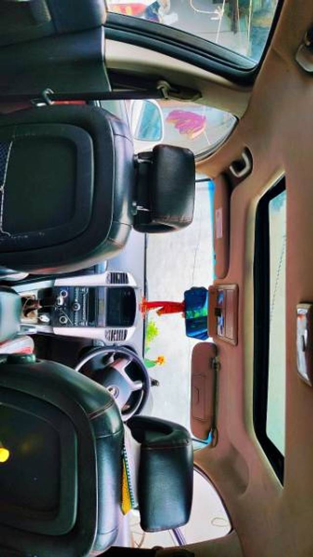 https://images10.gaadi.com/usedgaadi-sellcar/UsedCar/9944136e-052e-4b8e-a3e3-cc9e9e5737f4/cc6b6d78-2a12-4a57-a760-ece8e9cd1f7d.jpg?imwidth=6402