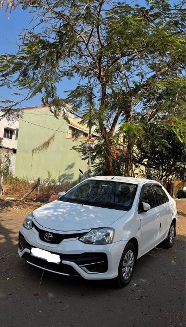 https://images10.gaadi.com/usedgaadi-sellcar/UsedCar/997cc4d2-4a34-45db-826a-34c6ba7aa547/86a322df-81e9-4104-b8eb-1f5a13db2837.jpg?imwidth=6402