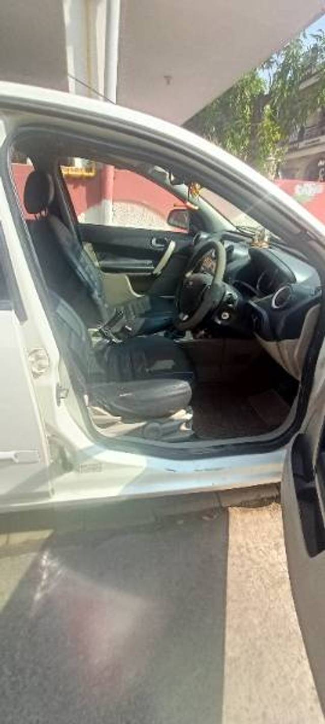 https://images10.gaadi.com/usedgaadi-sellcar/UsedCar/99ea2c0e-0be1-435d-ac42-938fbb8795e6/62595387-abf3-4e97-83da-6dc2666bbff3.jpg?imwidth=6401