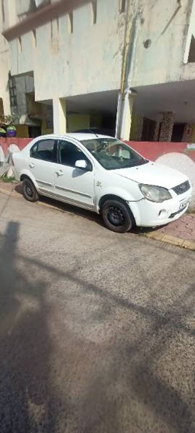 https://images10.gaadi.com/usedgaadi-sellcar/UsedCar/99ea2c0e-0be1-435d-ac42-938fbb8795e6/e5ff466a-23b0-478c-810e-290c4e91f715.jpg?imwidth=6400