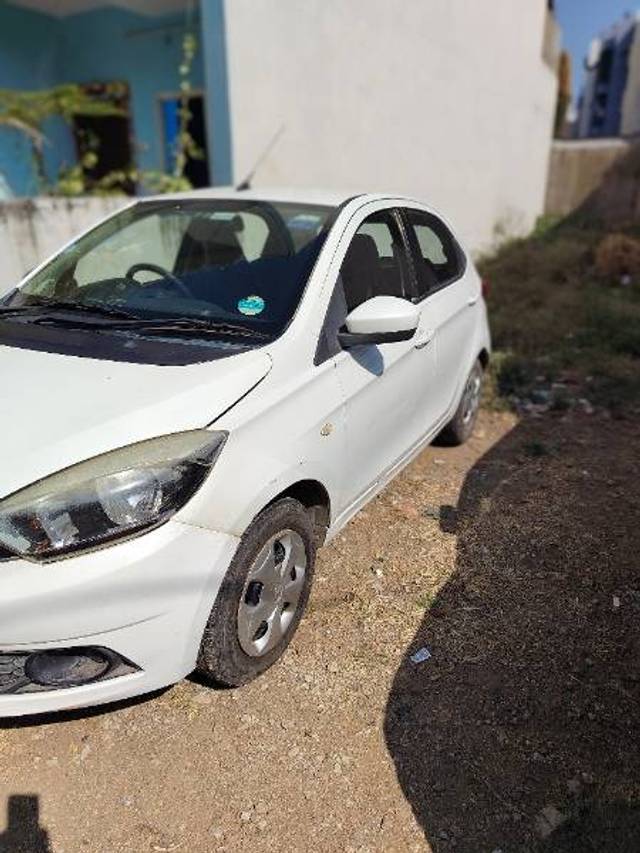 https://images10.gaadi.com/usedgaadi-sellcar/UsedCar/9a27ad59-de4d-4a40-add8-726b7236f51a/16c68b0c-e4e5-45aa-92ec-1d391eed1c65.jpg?imwidth=6400