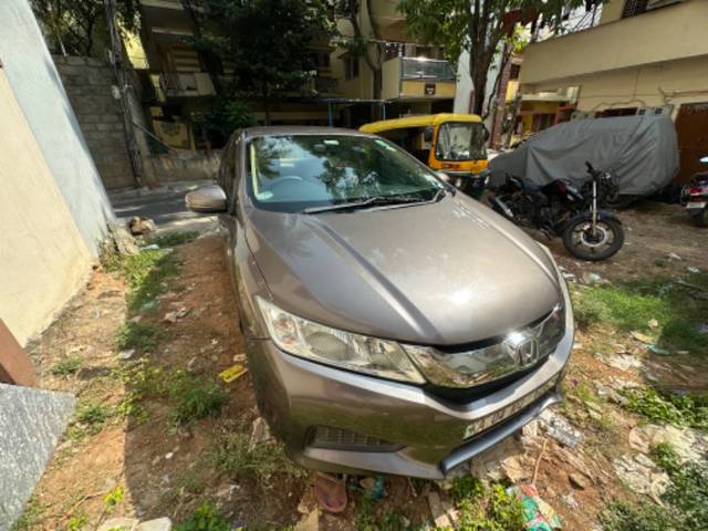 https://images10.gaadi.com/usedgaadi-sellcar/UsedCar/9a2dc3fb-00e6-4b87-883e-8f2ee028ab79/80bba3f9-98ac-4e8c-b840-29d50f5d3ba7.jpeg?imwidth=6402
