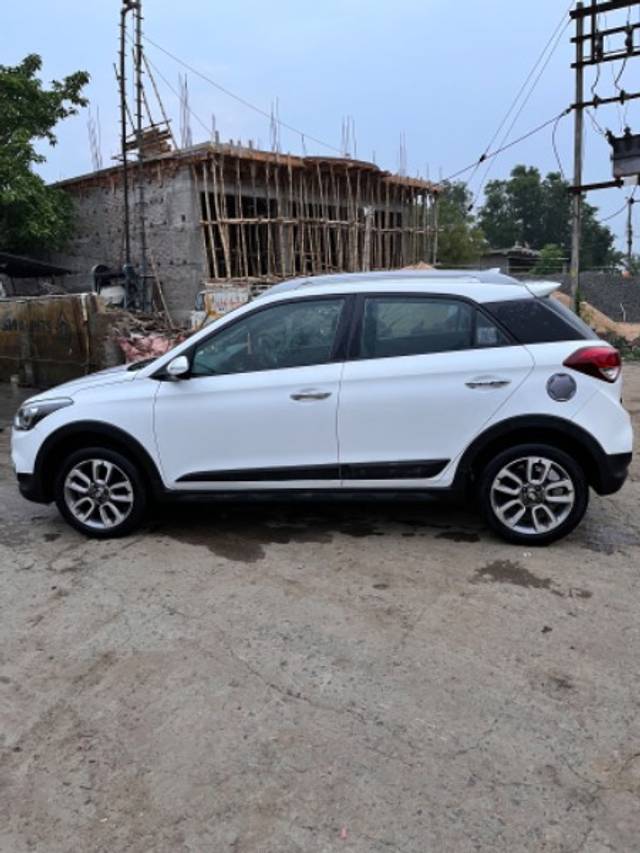 https://images10.gaadi.com/usedgaadi-sellcar/UsedCar/9a72cf58-2be4-45b2-a2fa-bae58037b034/4ab3731f-2f14-4f86-a283-e5c432c3f407.jpg?imwidth=6401