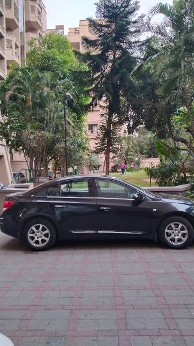 https://images10.gaadi.com/usedgaadi-sellcar/UsedCar/9b51eef3-f890-47d1-9907-2928d84d2f93/6b6ea88b-4b69-43d1-99b4-d6e4e809e8bd.jpg?imwidth=6402