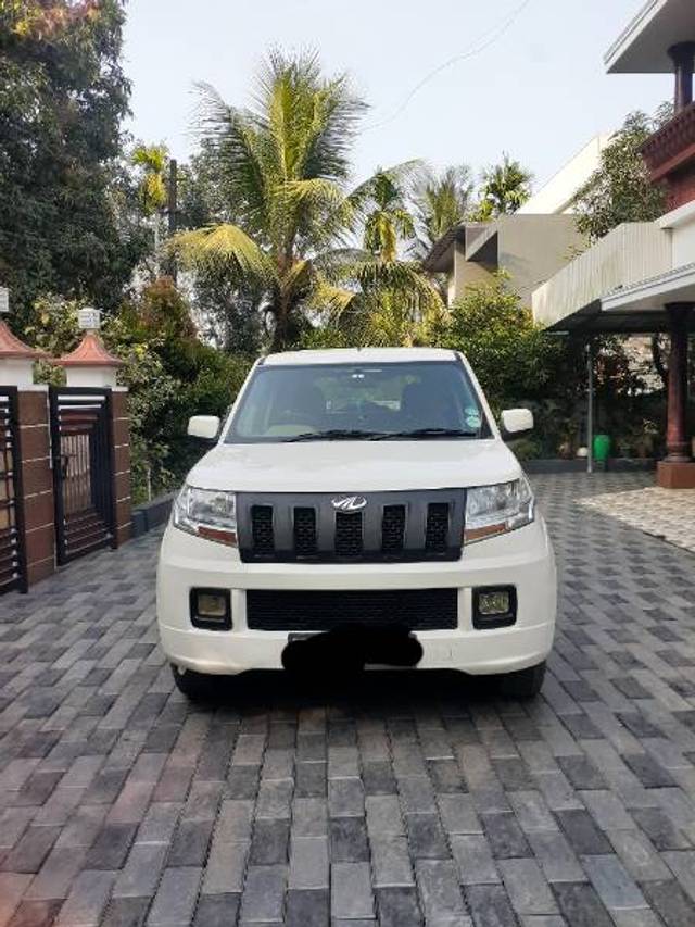 https://images10.gaadi.com/usedgaadi-sellcar/UsedCar/9b8b18b7-0652-41c5-b655-b303c909b848/5b009794-67a2-436a-9d4b-52aa336672d4.jpg?imwidth=6400