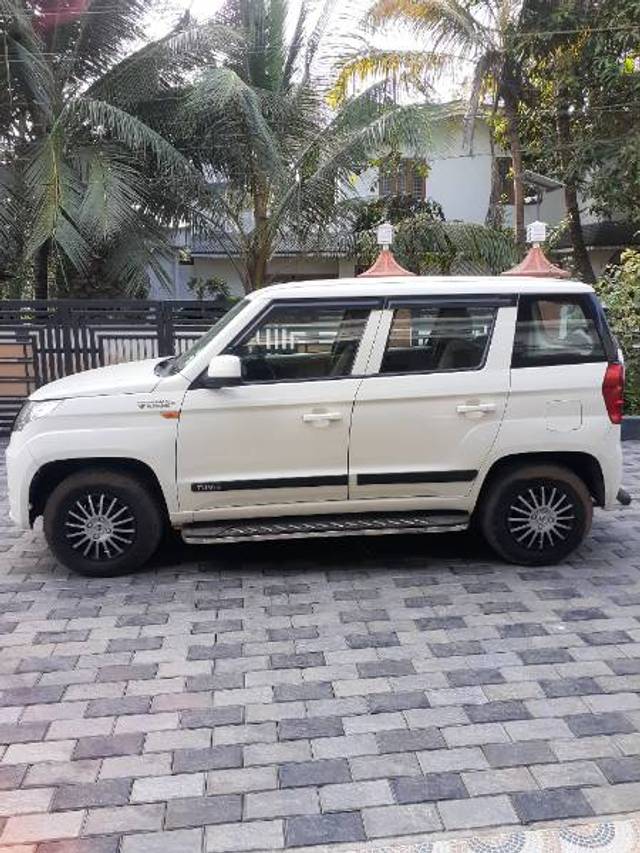 https://images10.gaadi.com/usedgaadi-sellcar/UsedCar/9b8b18b7-0652-41c5-b655-b303c909b848/be70416b-c31c-4f37-87aa-cadd1faf34ab.jpg?imwidth=6402