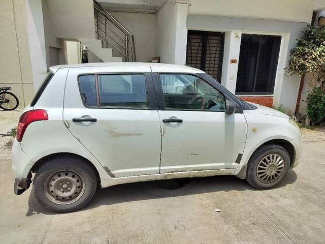 https://images10.gaadi.com/usedgaadi-sellcar/UsedCar/9bd8fba4-b3bb-4d7c-a792-2945c401295f/4b033334-5651-40ce-a2ac-aa1562a9e00c.jpg?imwidth=6401