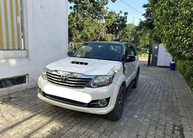 https://images10.gaadi.com/usedgaadi-sellcar/UsedCar/9be2429c-e6fc-45de-a74b-b97a7502b89c/e0975a27-a03f-4bcc-a5c1-53d04139eb5a.jpg?imwidth=6402