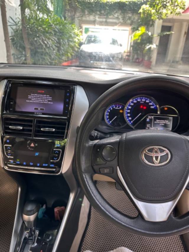 https://images10.gaadi.com/usedgaadi-sellcar/UsedCar/9bef0ae8-e16f-40a9-b28d-9cf79add93a9/8c601c06-5032-4d11-a6b1-4eb24d9142d7.jpeg?imwidth=6402