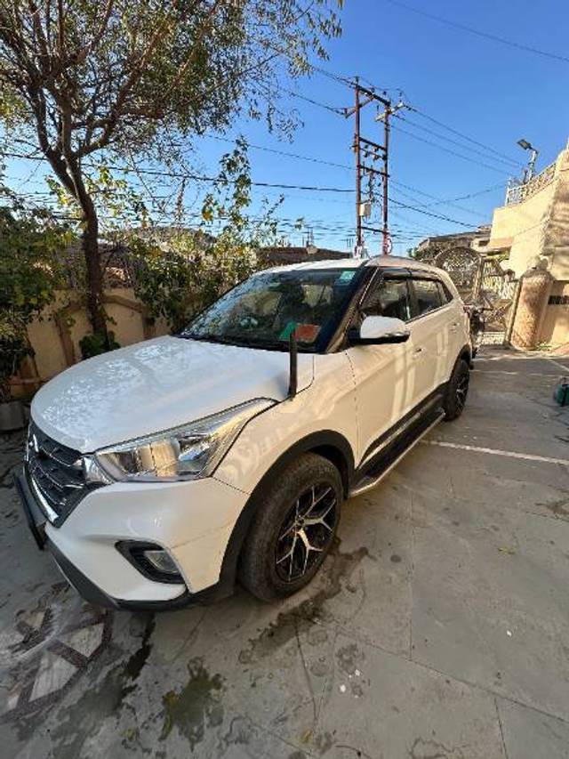 https://images10.gaadi.com/usedgaadi-sellcar/UsedCar/9c129412-274a-4104-bc64-93de131aa047/8f1c9cb0-1050-4456-aa66-23de8e85fd5b.jpg?imwidth=6400