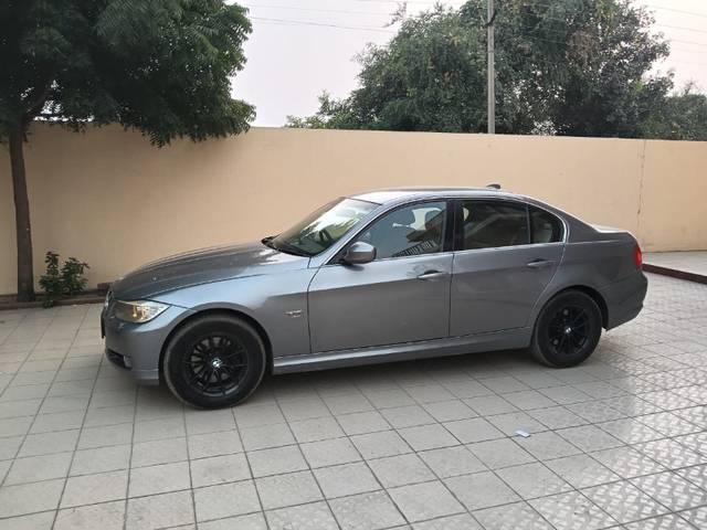 https://images10.gaadi.com/usedgaadi-sellcar/UsedCar/9c18a507-68d3-4e1d-96dc-b0dfa132ff55/c9301bad-de1b-41d2-b92e-3821b58adb4e.jpeg?imwidth=6400