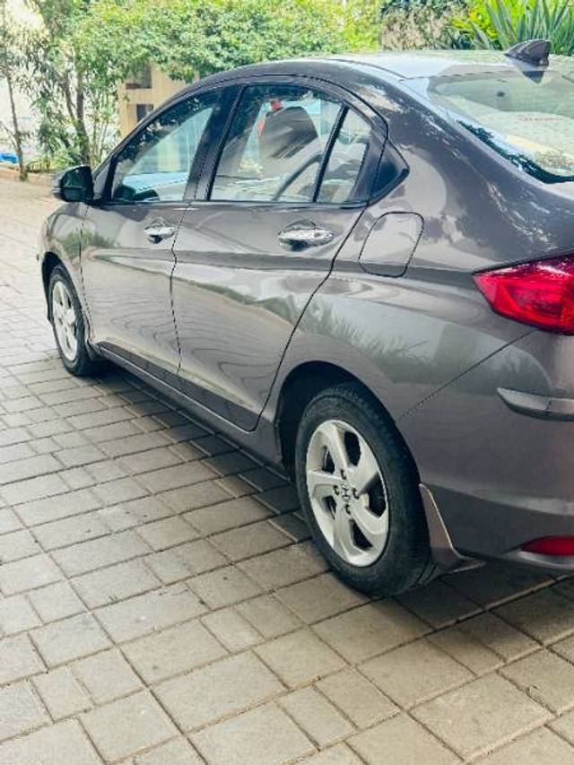 https://images10.gaadi.com/usedgaadi-sellcar/UsedCar/9c34f9b7-fc55-4e7a-9106-c8f67eee0ab8/3395bccf-d3b4-4469-bf4b-0c28b719d535.jpeg?imwidth=6401