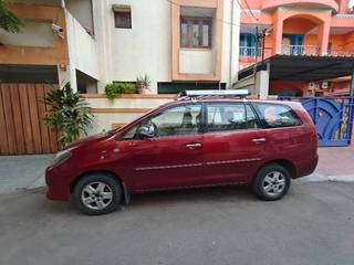 Toyota Innova 2004-2011 Toyota Innova 2.5 V Diesel 7-seater