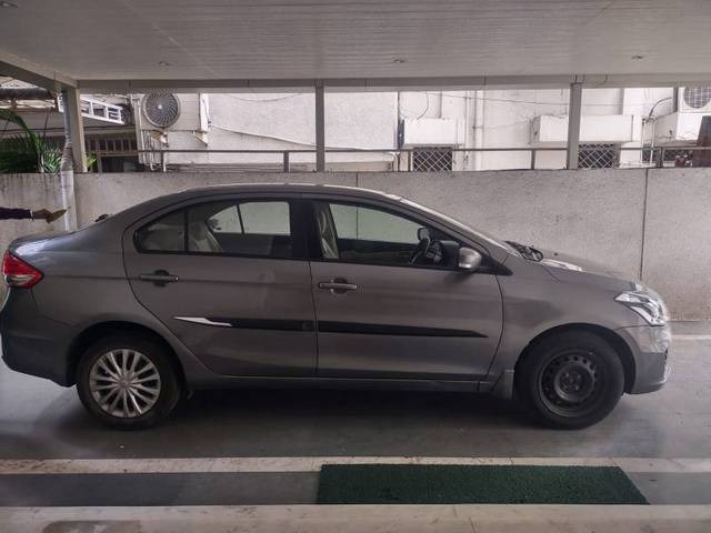 https://images10.gaadi.com/usedgaadi-sellcar/UsedCar/9cb74f72-ccdc-4f83-b906-62efabf59d3f/7b915de0-5753-44a3-bcda-76855f4542dc.jpeg?imwidth=6401