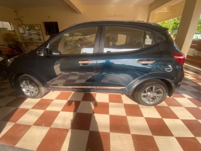 https://images10.gaadi.com/usedgaadi-sellcar/UsedCar/9cbeacfe-3ea0-42db-af78-af0b22bac7dc/21d27f9a-899c-4554-9465-28ce431ddf03.jpg?imwidth=6401