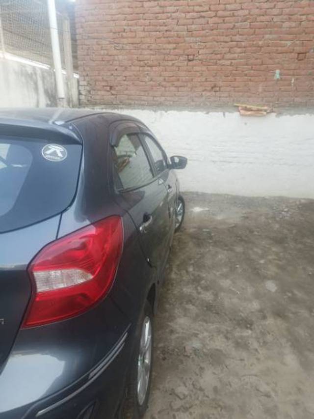 https://images10.gaadi.com/usedgaadi-sellcar/UsedCar/9d035207-54c6-441c-ade6-c3943bbd2435/d38e7127-4fd5-4244-8b15-c08c810858f6.jpg?imwidth=6402