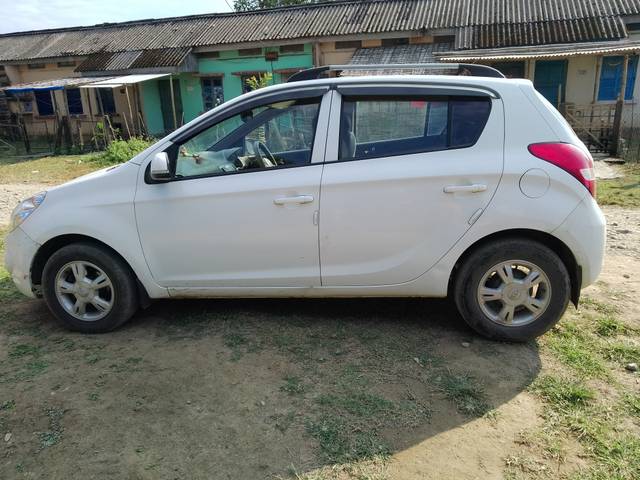 https://images10.gaadi.com/usedgaadi-sellcar/UsedCar/9d8ca7d2-01d4-46cd-b9c8-ef98e9e84b1d/f2c0b73c-f507-48bd-8f1d-4c86efd34222.jpg?imwidth=6400