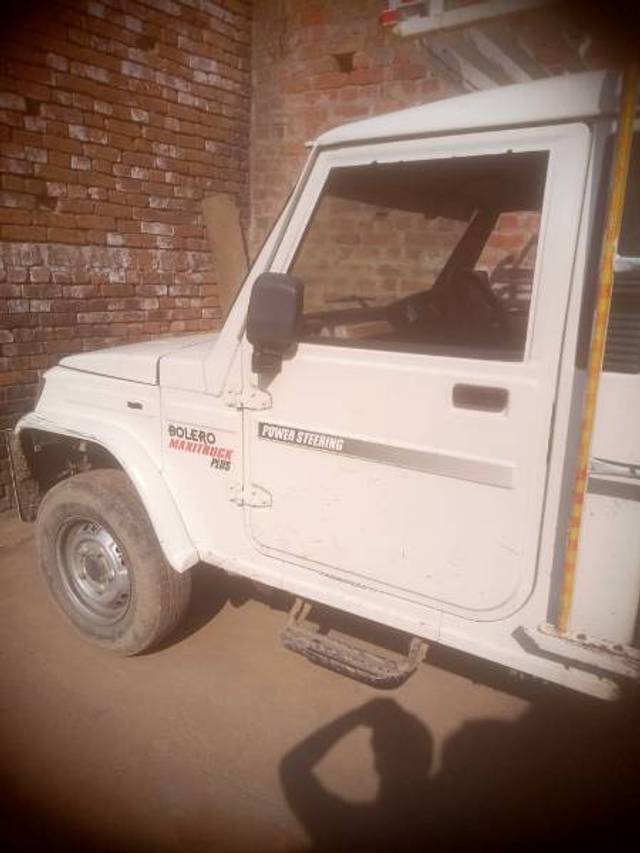 https://images10.gaadi.com/usedgaadi-sellcar/UsedCar/9db93884-bd63-4cbd-9584-075e135419c8/e738a368-32ef-49b9-b8f6-aaa3afab5054.jpg?imwidth=6401