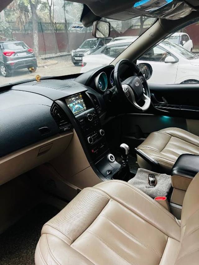 https://images10.gaadi.com/usedgaadi-sellcar/UsedCar/9dcc6aa1-82d7-42f5-bf52-c60f5f50ea4c/4227a811-386d-423f-b623-2f23c0a86b1c.jpg?imwidth=6402