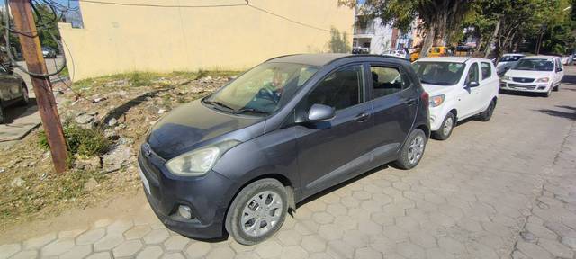 https://images10.gaadi.com/usedgaadi-sellcar/UsedCar/9dde91c6-c538-44a4-b0c8-68ab82a48fd8/d5352f4d-1815-478b-8858-3e48adf43ebe.jpg?imwidth=6400