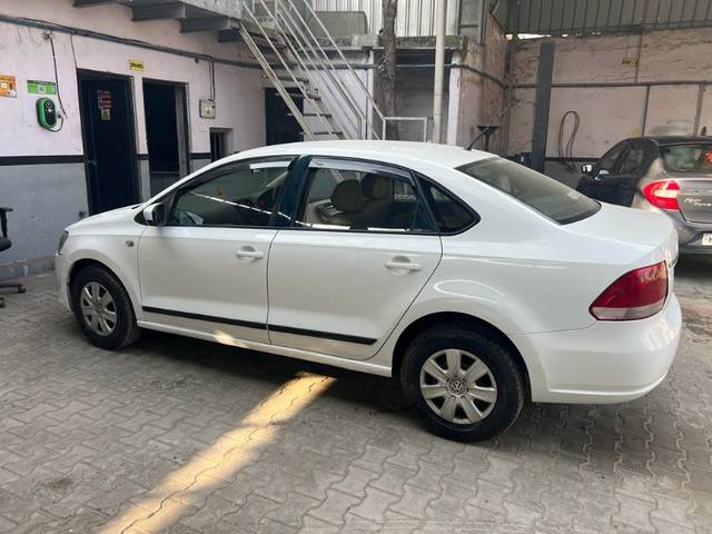 https://images10.gaadi.com/usedgaadi-sellcar/UsedCar/9df3dbf5-9054-4c25-b6a0-1852dcba18eb/f210d3ac-5f11-41b4-9909-a21ed4c4b9bd.jpeg?imwidth=6400