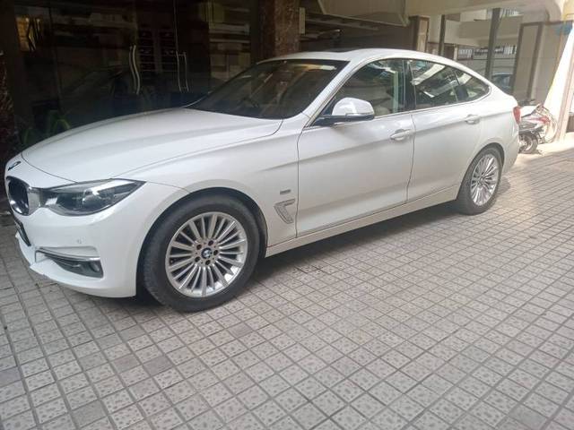 https://images10.gaadi.com/usedgaadi-sellcar/UsedCar/9e2536ba-5e73-4681-b33f-e62884cb4bed/9940cba7-9fef-4698-bfa9-576883bf1c10.jpg?imwidth=6400