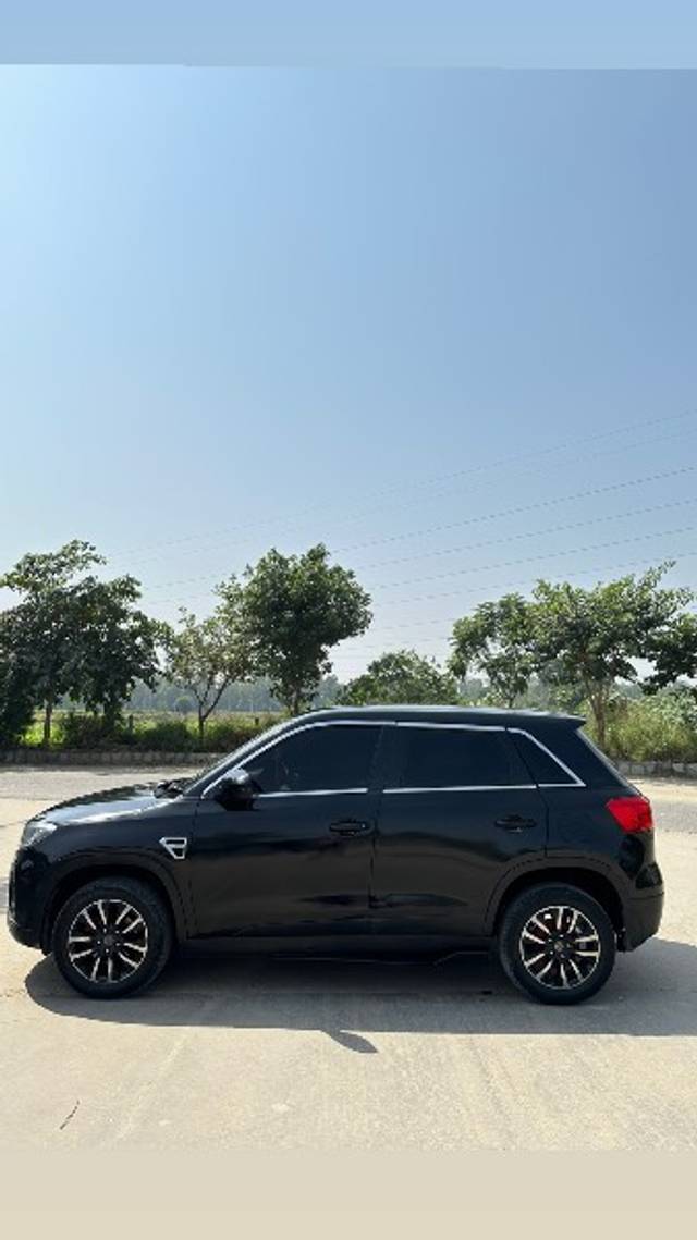 https://images10.gaadi.com/usedgaadi-sellcar/UsedCar/9e6e1e23-d45c-4d27-8497-0ae2c132b59e/71775ed7-8309-486d-85f7-dd7faabe2447.jpeg?imwidth=6402