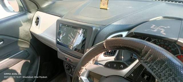 https://images10.gaadi.com/usedgaadi-sellcar/UsedCar/9e755824-e2a4-49f9-92d0-25e202717ef7/b3d8ea82-4097-477d-8793-7955b28e24ae.jpg?imwidth=6402