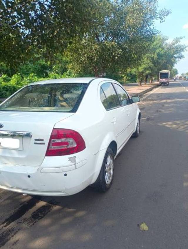 https://images10.gaadi.com/usedgaadi-sellcar/UsedCar/9e93ac80-41a9-4336-bdc9-96420902a96f/11792eb7-24a0-4817-bd01-7406634eadbe.jpg?imwidth=6401