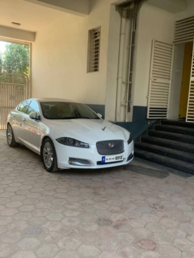 https://images10.gaadi.com/usedgaadi-sellcar/UsedCar/9ecdd7ea-cf68-473c-96af-c2406289b70a/846e095a-05c0-4ee6-b7b0-934829f45193.jpg?imwidth=6400