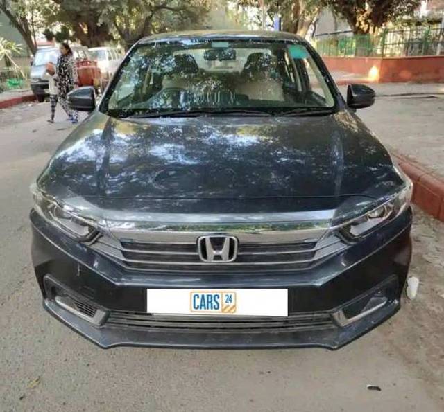 https://images10.gaadi.com/usedgaadi-sellcar/UsedCar/9eeeebf7-0089-43b7-8c63-150628af4b12/fe34e49f-80dc-492d-8435-28f3f8e6ca33.jpg?imwidth=6400