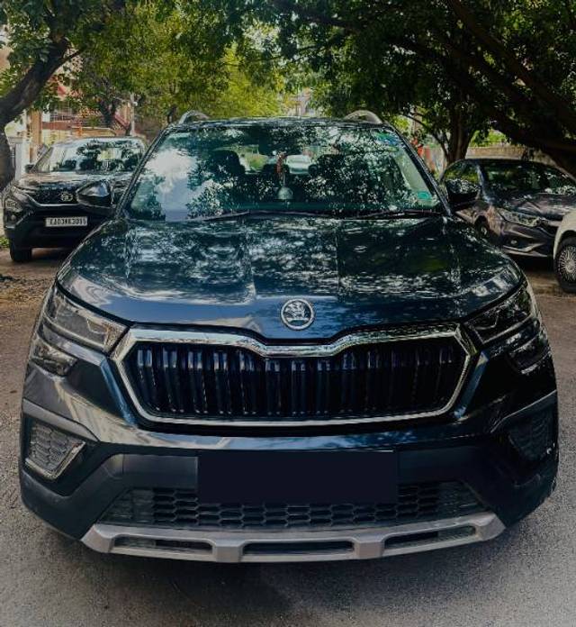 https://images10.gaadi.com/usedgaadi-sellcar/UsedCar/9ef7dfcf-35a2-4943-83c9-c3d7b629d958/5b70112b-e39a-4f77-aba9-5c093e7b5568.jpeg?imwidth=6400