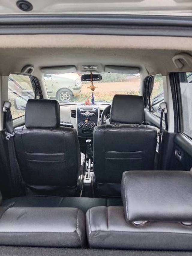 https://images10.gaadi.com/usedgaadi-sellcar/UsedCar/9f17361b-bdff-482b-8e60-1c372158d8f3/408b7c1d-f252-45e2-8f2c-e751900f5d6a.jpg?imwidth=6402