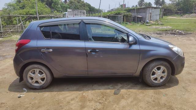 https://images10.gaadi.com/usedgaadi-sellcar/UsedCar/9f31a722-78fa-4024-be4a-8897e95d0657/85b9bf6f-ec55-42f7-ac8c-3c106b961603.jpeg?imwidth=6400