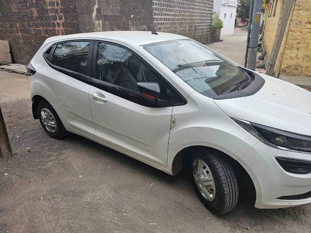 https://images10.gaadi.com/usedgaadi-sellcar/UsedCar/9f495b76-1aa7-4ac3-be69-ea4b3370bab9/b31e9d39-2097-4bd9-bc2c-3d267aefae0e.jpg?imwidth=6400