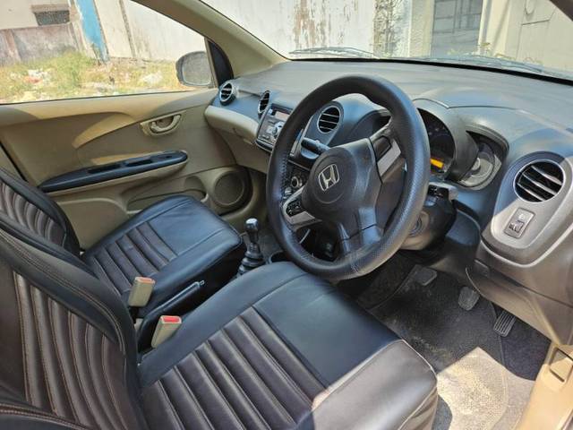 https://images10.gaadi.com/usedgaadi-sellcar/UsedCar/9f759b17-e1ea-45c8-b390-76d71ef926bf/20802221-5d85-4938-a11e-8e8dea584398.jpg?imwidth=6401