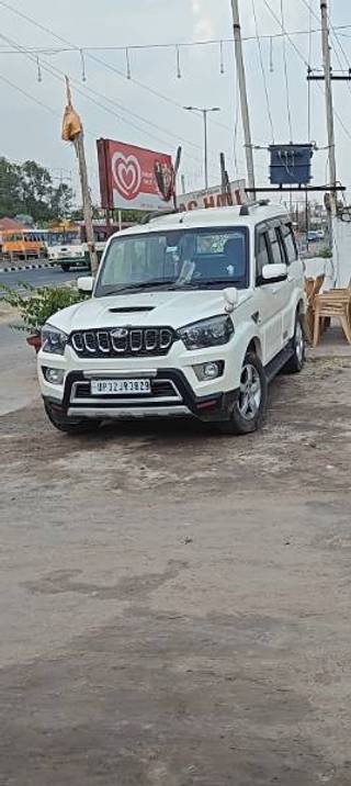 Mahindra Scorpio 2014-2022 Mahindra Scorpio S11 BSIV