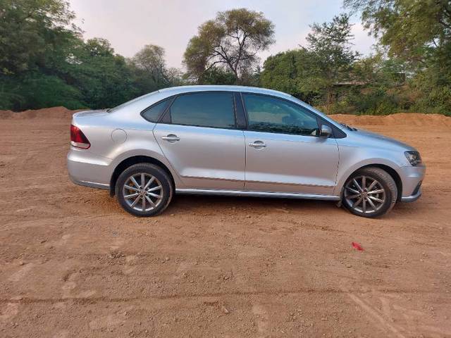 https://images10.gaadi.com/usedgaadi-sellcar/UsedCar/a0054a3b-3301-4487-8f91-fc69950657fa/983669dc-8ef2-4452-acee-d41bba5f1c51.jpg?imwidth=6401