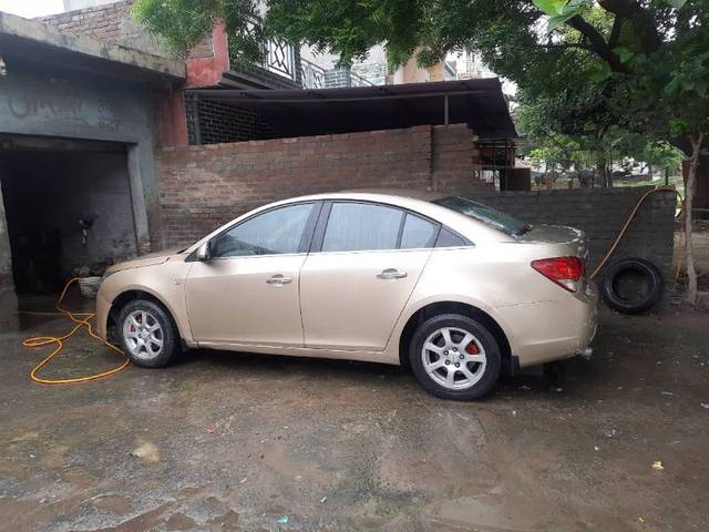 https://images10.gaadi.com/usedgaadi-sellcar/UsedCar/a033ef40-8135-4f2f-a7ee-34ba2f4d4454/a9cb3079-0ca7-4e65-94b5-5ff6b24fd4b8.jpg?imwidth=6400