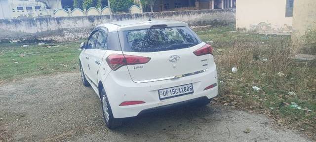 https://images10.gaadi.com/usedgaadi-sellcar/UsedCar/a04c040b-e664-4786-baad-c9303b4c533a/1bedf5fb-6a25-4c06-a2db-c007e43a08e6.jpeg?imwidth=6402