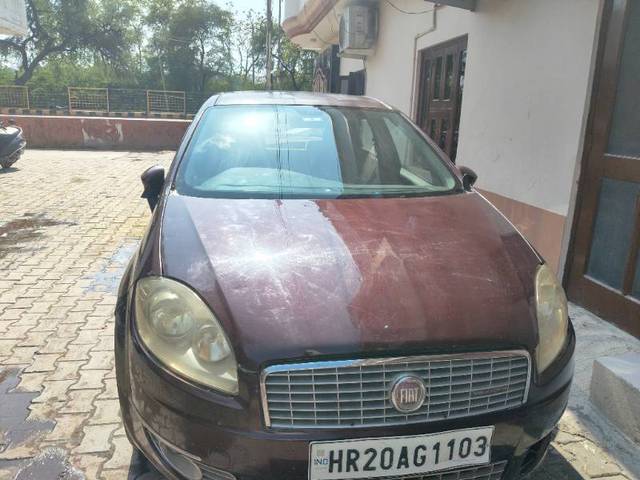 https://images10.gaadi.com/usedgaadi-sellcar/UsedCar/a06135ca-53b6-4e29-b18c-175256d871b5/92d69363-28e4-499a-a7da-b6227a78db30.jpg?imwidth=6400