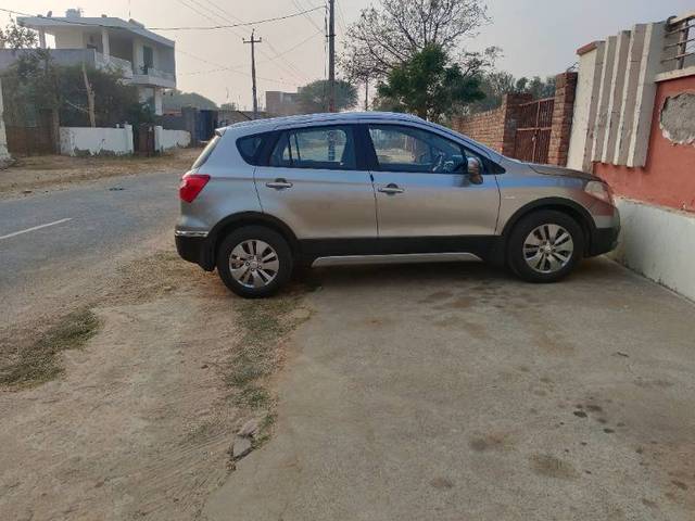 https://images10.gaadi.com/usedgaadi-sellcar/UsedCar/a06613ee-3937-4743-91d4-68f3920ed5d2/8cb278d5-bb5a-437b-9fb7-2b4c085b73f2.jpg?imwidth=6401