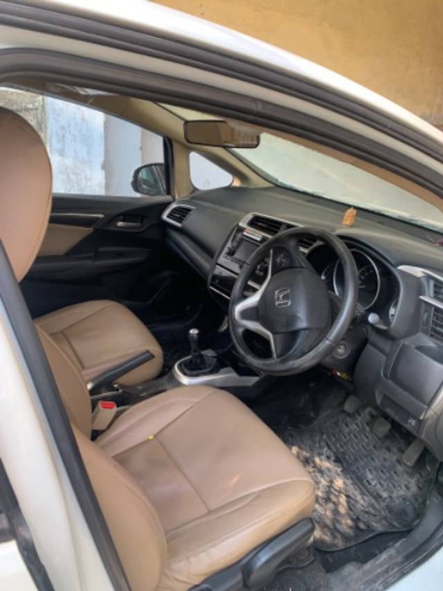 https://images10.gaadi.com/usedgaadi-sellcar/UsedCar/a06be4f6-bdc2-4218-887b-d9bbf7ba36d5/6a346595-d385-4c3a-999e-b2858601ccc1.jpeg?imwidth=6402