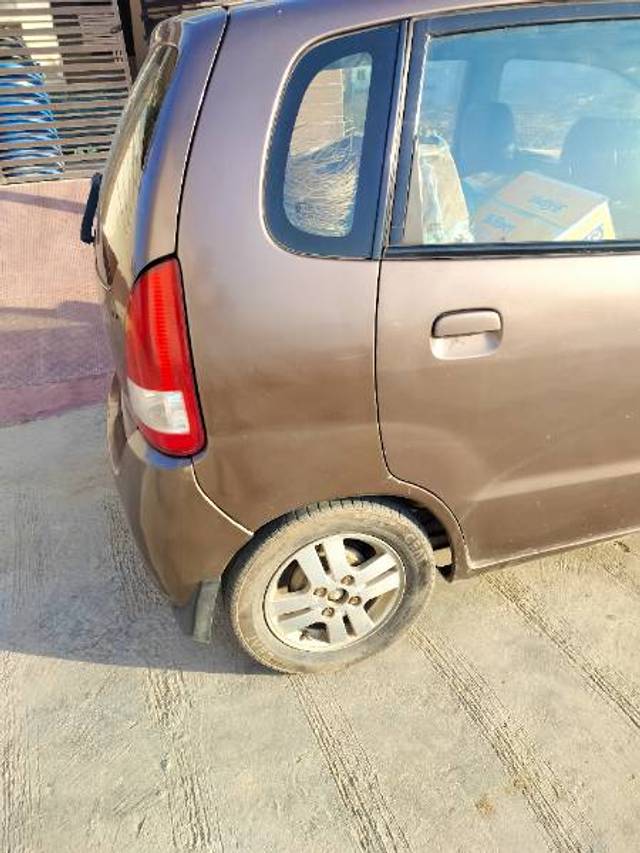 https://images10.gaadi.com/usedgaadi-sellcar/UsedCar/a0b5e2f9-e818-4b67-baff-7842f4d3ceb0/e3050084-a6fa-4cbf-90ed-c4c1afcf2289.jpg?imwidth=6401