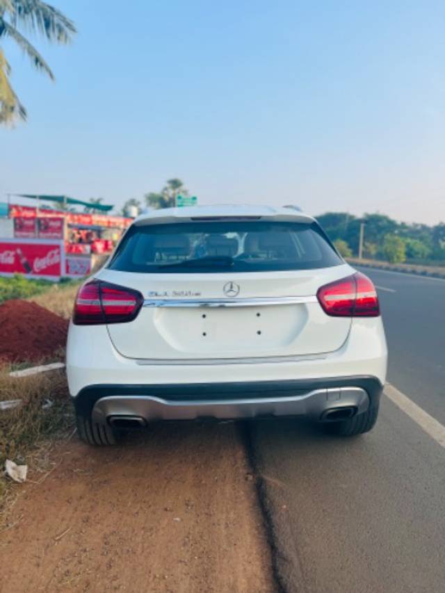 https://images10.gaadi.com/usedgaadi-sellcar/UsedCar/a0e538f5-c566-4f02-86b2-ad32be2581e4/29a3e84d-6abd-42da-93d3-f64db62c8597.jpeg?imwidth=6401