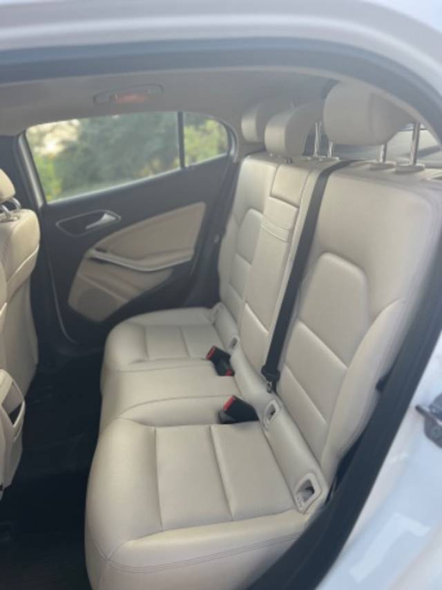 https://images10.gaadi.com/usedgaadi-sellcar/UsedCar/a0e538f5-c566-4f02-86b2-ad32be2581e4/759a63aa-f25d-4b10-ac06-d2484adc86be.jpeg?imwidth=6402