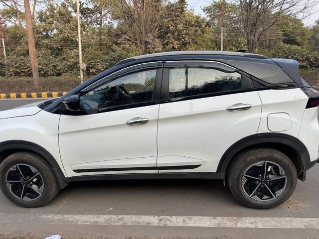 https://images10.gaadi.com/usedgaadi-sellcar/UsedCar/a142b290-1718-4e8a-9250-8f593d0abe70/adc8c6fa-521b-4208-a8a9-13bbe7443489.jpg?imwidth=6402