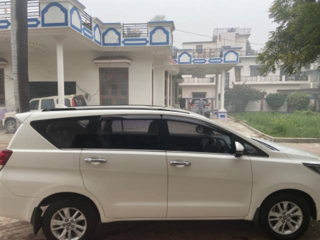 https://images10.gaadi.com/usedgaadi-sellcar/UsedCar/a172cf72-eecc-4c94-93b9-4bdd79bcc0c8/ccfd12a7-1e45-43c6-8f26-978dc1cae715.jpeg?imwidth=6401