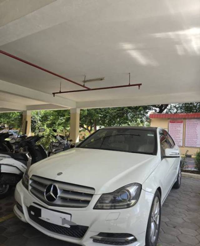 https://images10.gaadi.com/usedgaadi-sellcar/UsedCar/a193c4d6-6ccb-4e99-9f54-3b9d02784ff8/b5cd1db5-4b05-4e0d-b749-057c0c909b1d.jpg?imwidth=6400